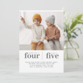 写真でつながる！共同1歳誕生日お知らせカード 招待状 (スタンド正面)