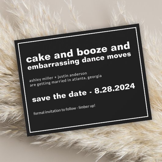 写真とお酒のユーモアたっぷりなSave the Dateカード セーブザデート