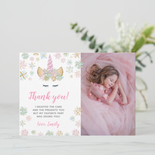 写真とのユニコーンの冬の誕生日のサンキューカード 招待状 (スタンド正面)
