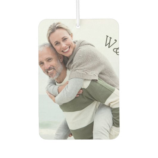 写真とイニシャルパーソナライズされたハート図形 カーエアーフレッシュナー (正面)