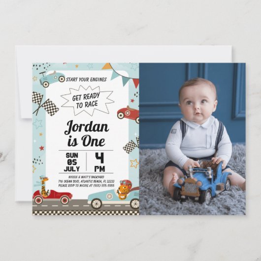 写真とレースカーの誕生日パーティーの招待状 招待状 (正面)