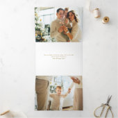 写真と一緒に楽しいクリスマスグリーティング金ゴールド 三つ折りクリスマスカード (内部)