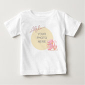 写真と名前のピンクの城のバースデーベビーシャツ ベビーTシャツ (正面)