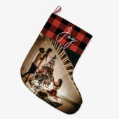 写真と喜びと赤いバッファロープレイド ラージクリスマスストッキング (正面 (吊り時))