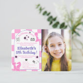 写真と女の子のためのピンクチェスの誕生日パーティー 招待状 (スタンド正面)