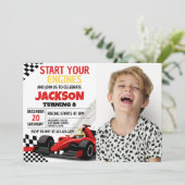 写真と少年のためのレースカー誕生日招待状 招待状 (スタンド正面)