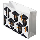 写真と年を使用した卒業 ラージペーパーバッグ (正面アングル)