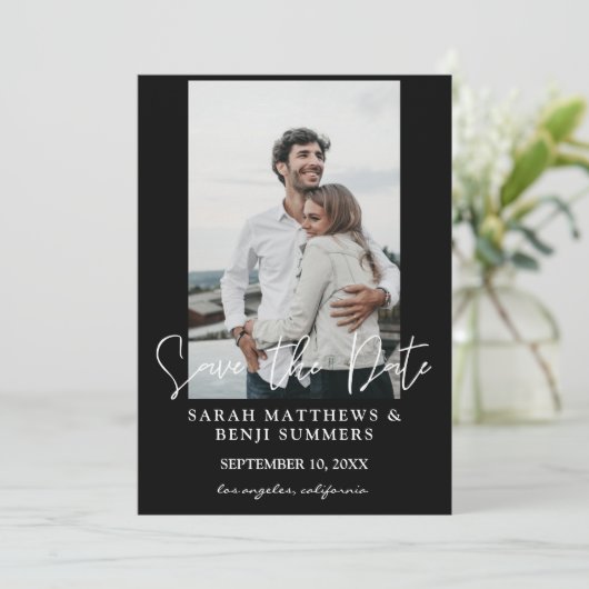 写真と手のタイポグラフィ日付を保存2 Black Vert 招待状 (スタンド正面)