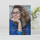 写真と手書きタイポグラフィ卒業（黒を使用） 招待状 (スタンド正面)