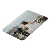 写真と手書きタイポグラフィ日付の保存H マグネット (左側)