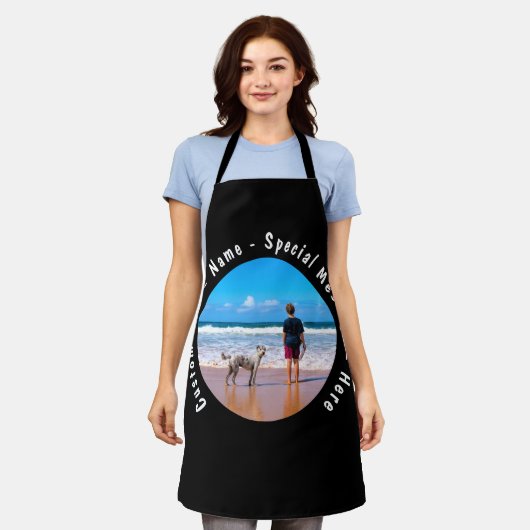 写真と文字のエプロンカスタムの色とフォント エプロン (着用した状態)