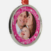 写真と文字- Duo-tone明るい赤紫色タイルのパターン メタルオーナメント (右)