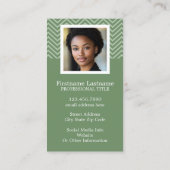 写真と緑のシェブロン模様名前をカスタムする 名刺 (裏面)