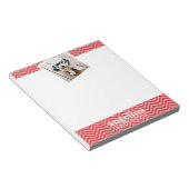 写真と赤いシェブロン模様名前をカスタムする ノートパッド (アングル)