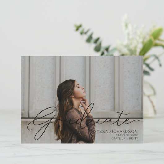 写真と黒の手書きタイポグラフィ卒業2 招待状 (スタンド正面)