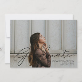 写真と黒の手書きタイポグラフィ卒業2 招待状