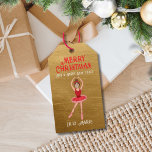 写真のおもしろい追加バレリーナMerry Christmas ギフトタグ<br><div class="desc">このおもしろい休日とクリスマスの贈り物のラベルは、あなたの女の子の顔とNutcracker's Ballerinaの最もキュートなバージョンを特徴とする。見る者に喜びをもたらす。カスタマイズ可能なすべての金ゴールドのテクスチャ付きヴィンテージの背景と文字フォントは、デザインを完了する。デザインのヒント：編集デザイン上の顔を揃えるクリックには1)クリック) 2)マスク（フォトレイヤー）を選択する(3)編集マスクを選択すると4)楕円の下部を人のあごの下部に揃える。ごもし注文の前に救済は、作業進行中のデザインでメッセージをお願い致します。私はあなたにとって救済嬉しい。このクリスマスを魔法にしようぜ！</div>