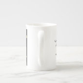 写真のアップロードと個人メッセージのカスタム追加 ボーンチャイナマグカップ (裏面)