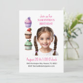 写真のカップケーキ ピンクの女の子の誕生日招待状 招待状 (スタンド正面)