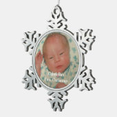 写真のパーソナライズされたベビー初めてのクリスマス スノーフレークピューターオーナメント (右)