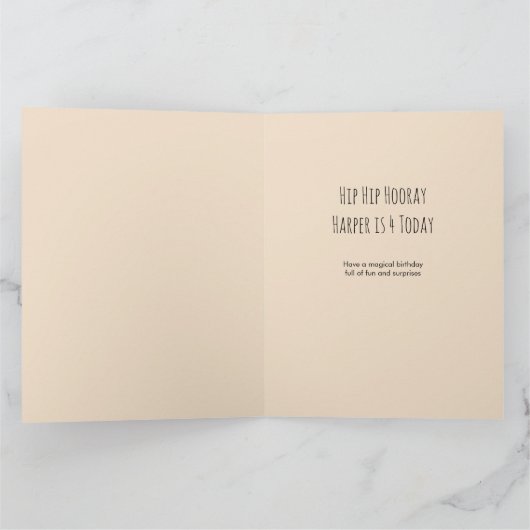 写真のフローラリースとウッドランドキツネ誕生日 カード (内部)