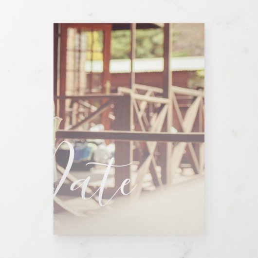 写真のモダンスクリプト結婚式の日付カードを保存 三つ折り案内状 (カバー)