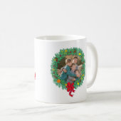 写真の休日のマグ: メリークリスマスのリース コーヒーマグカップ (正面右)