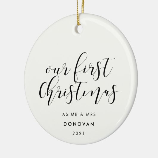 写真の初めてのクリスマスとミセスの写真エレガント セラミックオーナメント (左)
