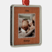 写真の名前と日付 – オレンジ色のニット模様 メタルオーナメント (右)