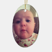 写真の女の赤ちゃんのクリスマスツリーのオーナメントを加えて下さい セラミックオーナメント (左)