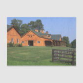 写真の完璧な馬の厩舎がマニキュアの芝生に 薄葉紙 (正面)