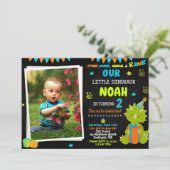 写真の恐竜の誕生日の招待の恐竜パーティー 招待状 (スタンド正面)