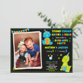 写真の恐竜の誕生日の招待状の共同誕生日 招待状 (スタンド正面)