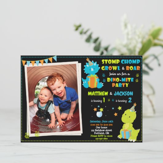 写真の恐竜の誕生日の招待状の共同誕生日 招待状 (スタンド正面)