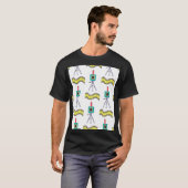 写真の旅:ヴィンテージカメラパターン Tシャツ (正面フル)
