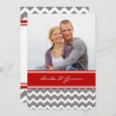 写真の結婚式招待状灰色の赤いシェブロン 招待状 (正面/裏面)
