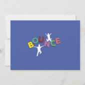 写真の誕生日のジャンプの跳ね上がりのパーティーのトランポリンの青 招待状 (裏面)