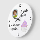 写真の追加: 'カップケーキの時間' ラージ壁時計 (傾斜)