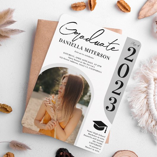 写真はっきりした2023年のアーチ白卒業 招待状