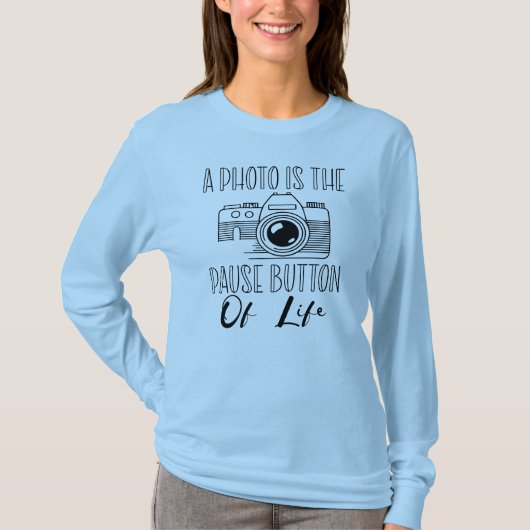 写真は人生のポーズボタン Tシャツ (正面)