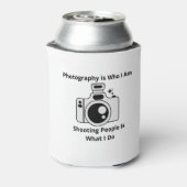 写真は私が何者か 缶クーラー (缶裏面)