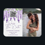 写真を保存する日付の水の色の藤結婚の マグネット<br><div class="desc">写真を保存する日付水色の藤の結婚式を保存する日付のマグネットはエレガント、水色の藤の花をソフト薄紫、ラベンダーと白い背景に緑と水色の藤の花を特徴とし、以下の日付情報を保存するQRコードを含むカスタム。提供された文字ボックスと写真の文字を編集してパーソナライズお気に入りのする。©Evco Studio www.zazzle.com/store/evcostudioによる設計</div>