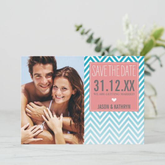 写真を保存DATEシェブロングラデーションターコイズサンゴ 招待状 (スタンド正面)