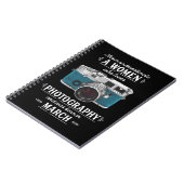 写真を愛する女性を決して過小評価しない ノートブック (左側)