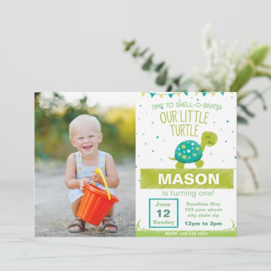 写真を持つアオウミガメの誕生日の招待状 招待状 (スタンド正面)
