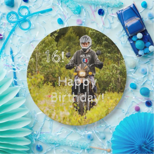 写真を持つアクションボーイの16歳の誕生日 ペーパープレート (パーティー)