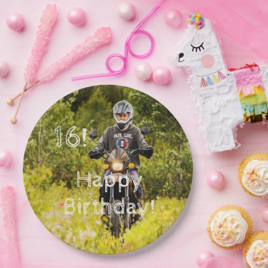 写真を持つアクションボーイの16歳の誕生日 ペーパープレート (パーティー)