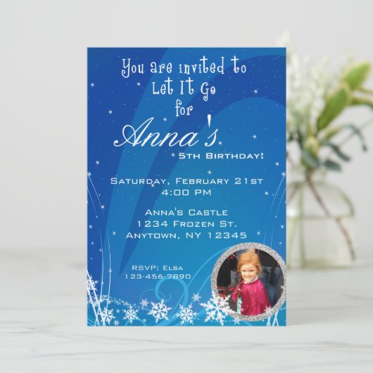 写真を持つ冬の誕生日の招待状 招待状 (スタンド正面)