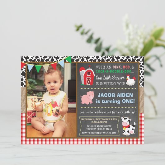 写真を持つ納屋周囲の庭の誕生日の招待状 招待状 (スタンド正面)