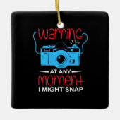 写真を撮る人は一瞬でも驚くかもしれない セラミックオーナメント (正面)